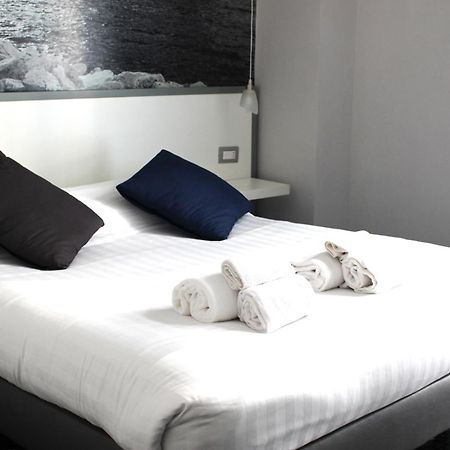 Beverello Rooms Neapel Exteriör bild