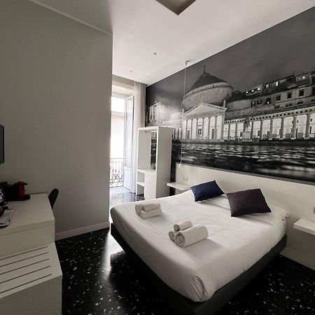 Beverello Rooms Neapel Exteriör bild