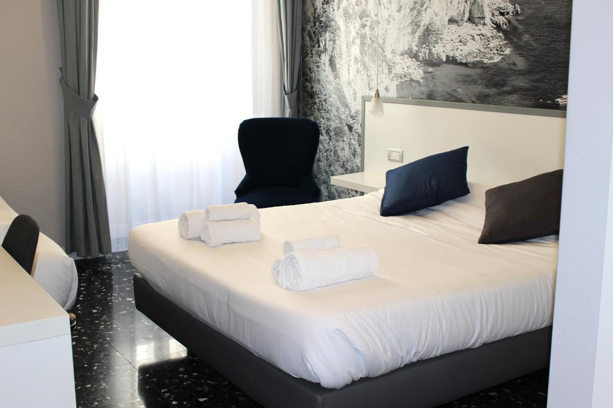 Beverello Rooms Neapel Exteriör bild