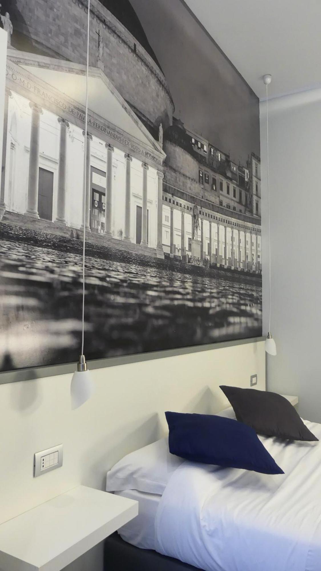 Beverello Rooms Neapel Exteriör bild